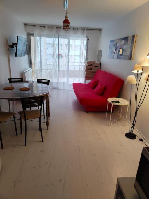 Appartement 2 Pieces Avec Une Grande Terrasse, 3 Etoiles, Wifi, Box Pour Vehicule Et Velos Les Sables-dʼOlonne Eksteriør bilde