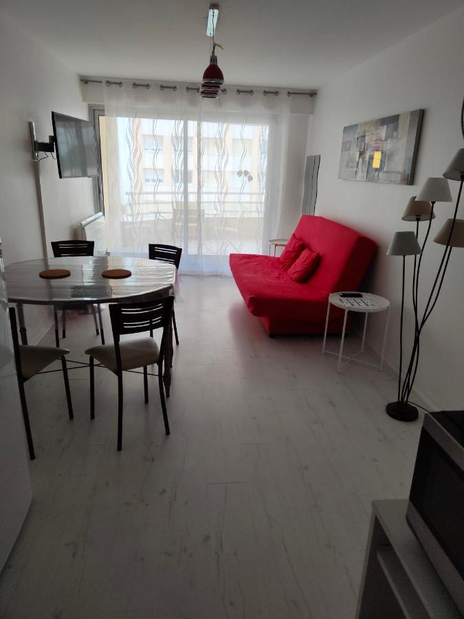 Appartement 2 Pieces Avec Une Grande Terrasse, 3 Etoiles, Wifi, Box Pour Vehicule Et Velos Les Sables-dʼOlonne Eksteriør bilde